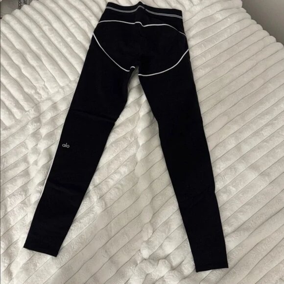ALO Yoga Set, Size S - Picture 2 of 4